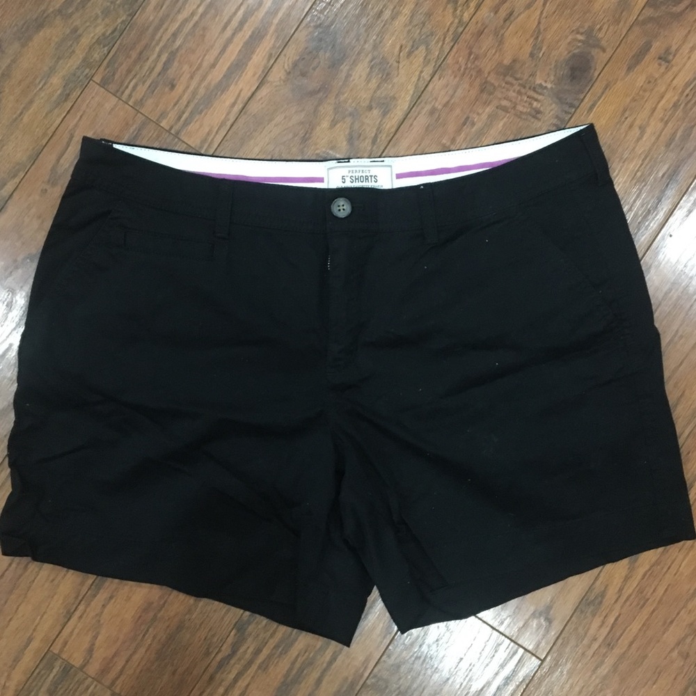 Old Navy 5” Perfect Black Shorts